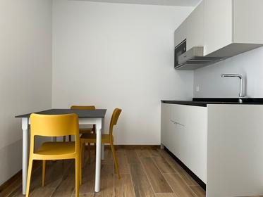 Mendrisio, MODERNI mono locali arredati, con servizio wifi, climatizzazione e tutte le spese incluse 